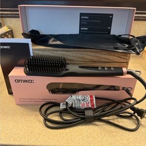 Amika Polished Perfection Straightening Brush ~ New In Original Box